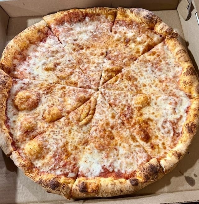 Medium 14" Round White Pizza.